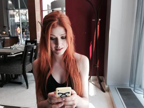 Домой с магазина Кира пришла где-то через часа два, то есть в три. 01