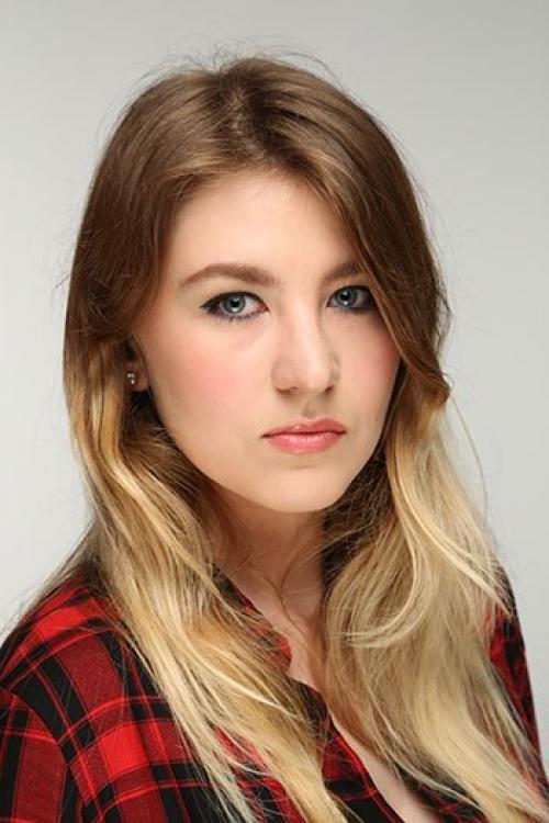 Cosmo - практика: 3 варианта эффектного макияжа под очки. 03