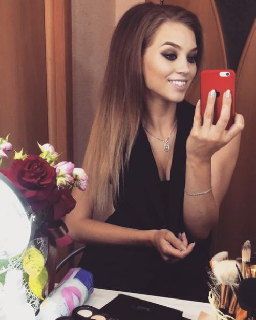 Макияж Смоки айс позволяет создать необыкновенно привлекательный образ, подчеркивая красоту глаз и скрывая маленькие изъяны. 01