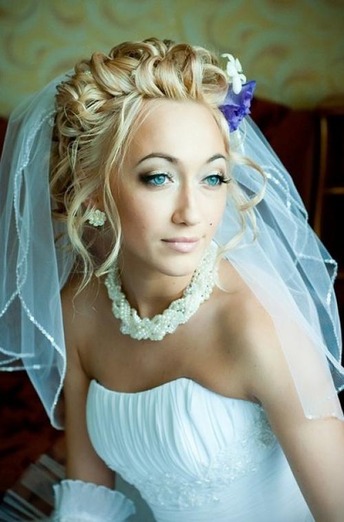 Профессиональный макияж!  Стоимость 15000! 03