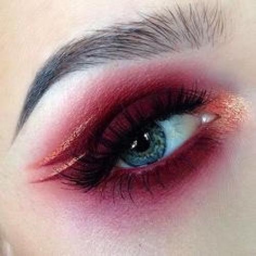 Розовые тени для век в тренде уже несколько сезонов. 03