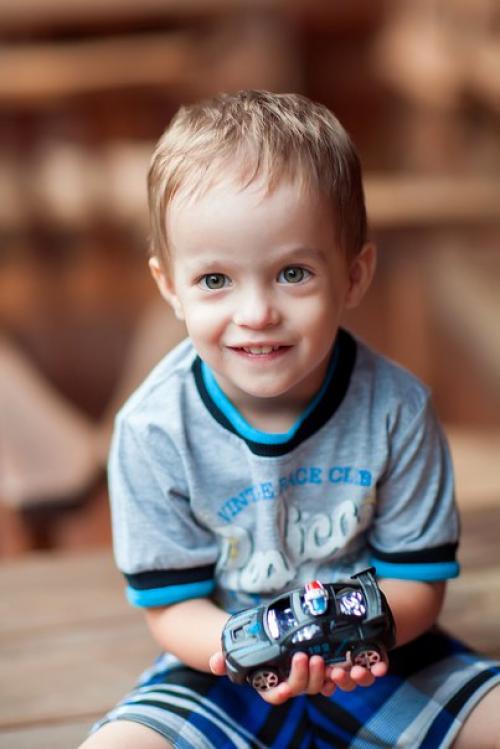 Погуляли сегодня под дождем, если не валюсь с ног и если вас можно показывать в портфолио, то стараюсь делать несколько кадров сразу после съемки. 01