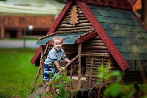 Погуляли сегодня под дождем, если не валюсь с ног и если вас можно показывать в портфолио, то стараюсь делать несколько кадров сразу после съемки. 09