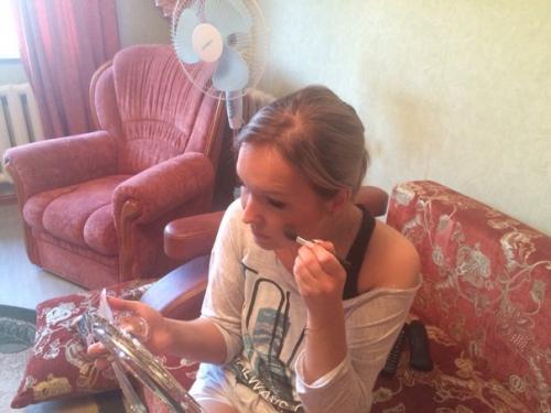 Мастер-класс по макияжу для себя для кати мы говорили о том, что для дневного, да и для вечернего макияжа нужно совсем немного косметики. 02