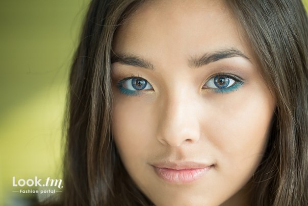 Фотоурок: Макияж на каждый день в коричнево-бирюзовых оттенках. 08