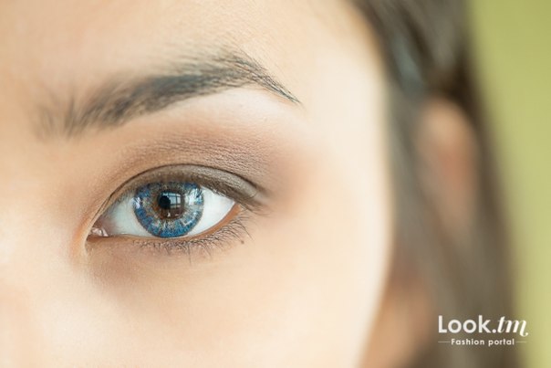 Фотоурок: Макияж на каждый день в коричнево-бирюзовых оттенках. 02