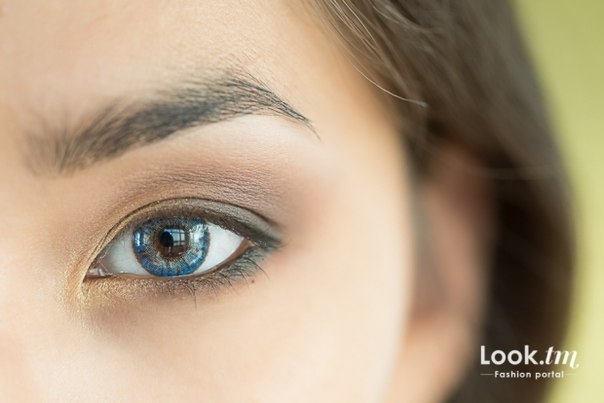 Фотоурок: Макияж на каждый день в коричнево-бирюзовых оттенках. 05