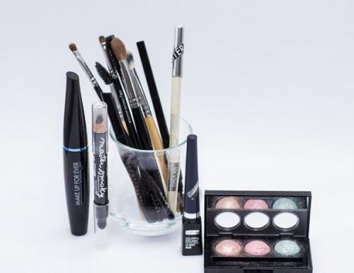 Подойдет для любого цвета глаз. 06