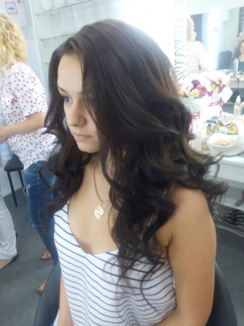 Во многом внешний вид и макияж определяются различными жизненными ситуациями и кругом общения. 02