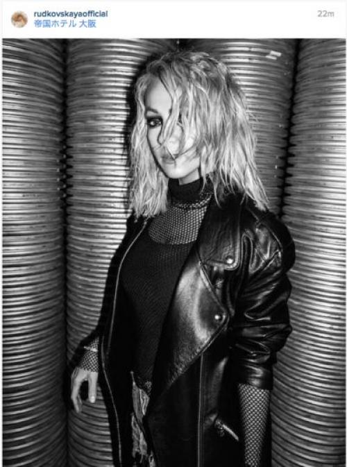 Яна рудковская в готической фотосессии снялась. 01