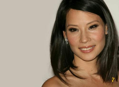 10 селебрити, которые делают макияж сами. 06