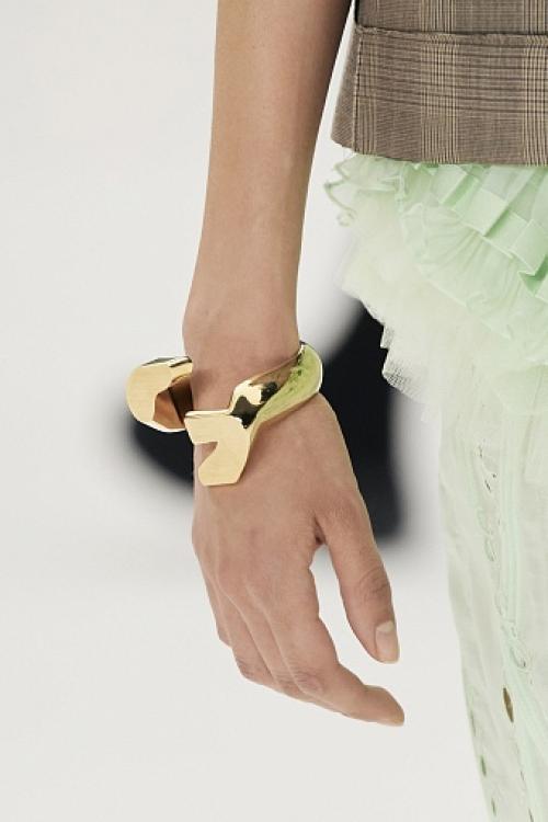 11 главных трендов украшений с недель моды весна - лето 2022. 01