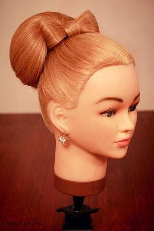 Волосы должны быть сухими и гладко расчесанными перед тем, как вы начнете работать над вечерней прической. 05 Волосы должны быть сухими и гладко расчесанными перед тем, как вы начнете работать над вечерней прической. 05