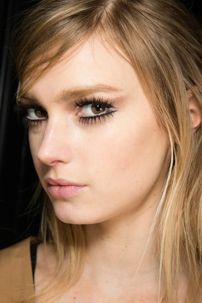 Вот и настало время поговорить о модном макияже осень - зима 2014-2015 гг. 03 Вот и настало время поговорить о модном макияже осень - зима 2014-2015 гг. 03