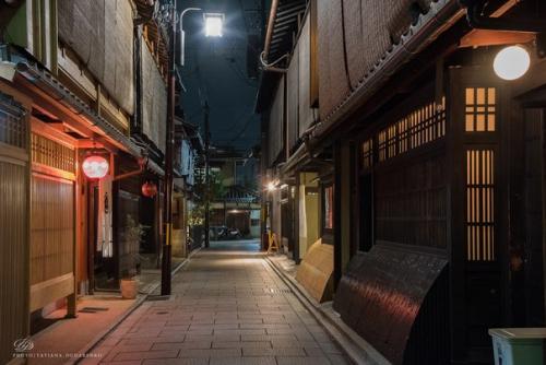 Составляя программу путешествия по Японии, нам предложили Ужин с Гейшей. 08