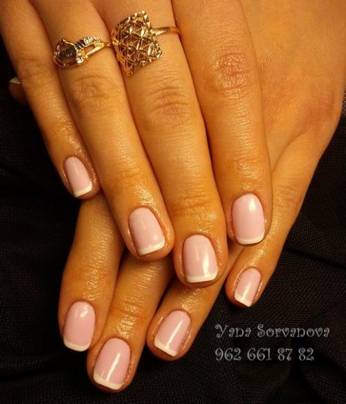 Небольшой пост о том, зачем нужен маникюр современной девушке. 01