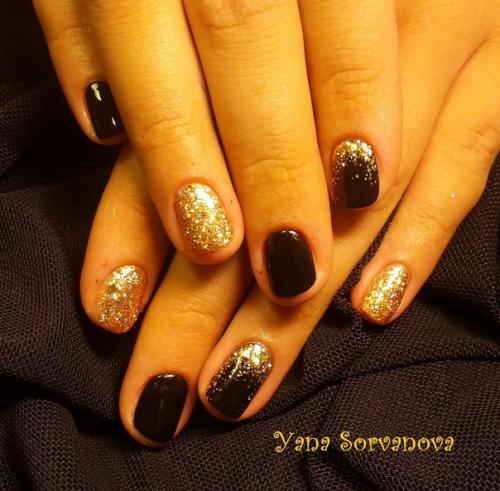 Небольшой пост о том, зачем нужен маникюр современной девушке. 02