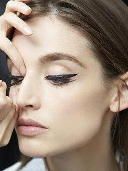 Акцент на глаза - это модно, его можно создать при помощи стрелок. 02