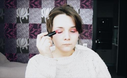 Сегодняшним макияжем мы торжественно даем старт предновогодним приготовлениям. 04 Сегодняшним макияжем мы торжественно даем старт предновогодним приготовлениям. 04