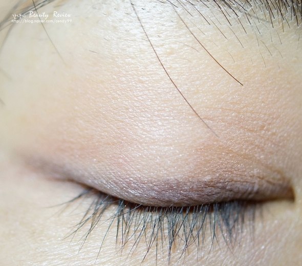 Добавлены свотчи базы под тени Etude House Proof 10 Eye Primer. 07