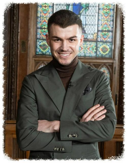 Экc - вeдущий 