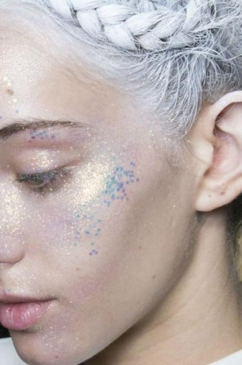 Глиттер в центре внимания в новогоднем макияже? 04 Глиттер в центре внимания в новогоднем макияже? 04