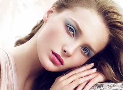 Цветовое решение новогоднего макияжа 2014 для голубых глаз. 05 Цветовое решение новогоднего макияжа 2014 для голубых глаз. 05