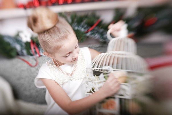 Недавно снимала замечательную девочку Вику. Я до сих пор в восторге от ее глаз, они такие красивые. 03