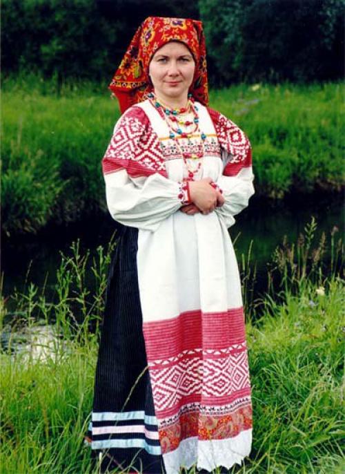 Раньше женщины подчёркивали свой возраст, свой статус. 04