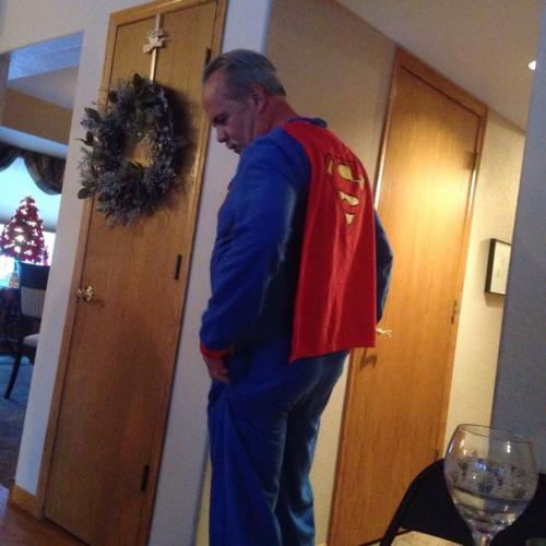 A M E R I C A N C H R I S T M A S? 06