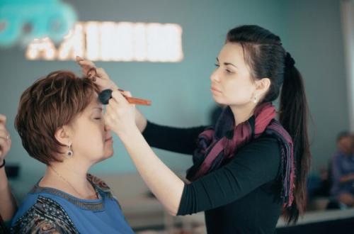 Сенсация!  В нашем салоне красоты появилась возможность обрести знания по визажу! 03