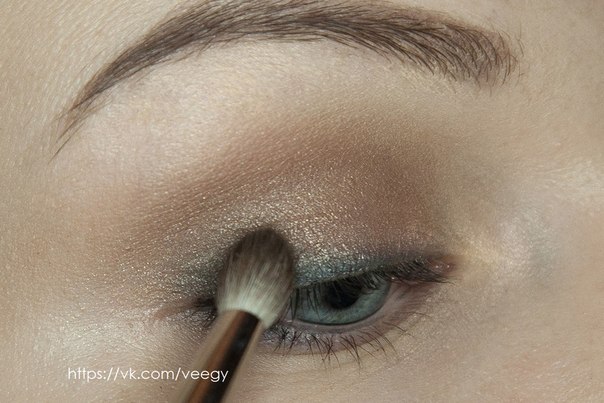 Как сделать макияж глаз за пять минут! 06