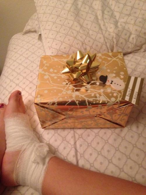 A M E R I C A N C H R I S T M A S? 05