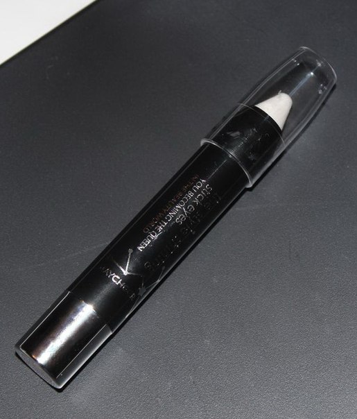 Белый карандаш в новом макияже. 02