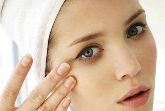 Советы визажиста, как скрыть темные круги под глазами.