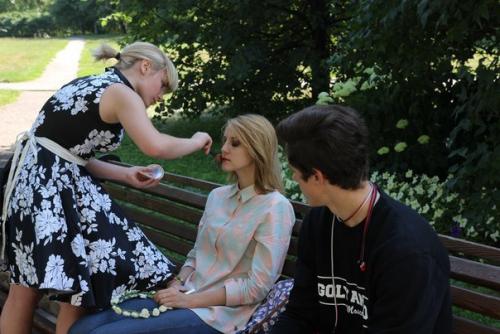 Дорогие девушки!  Поздравляю вас всех с международным женским днём. 06