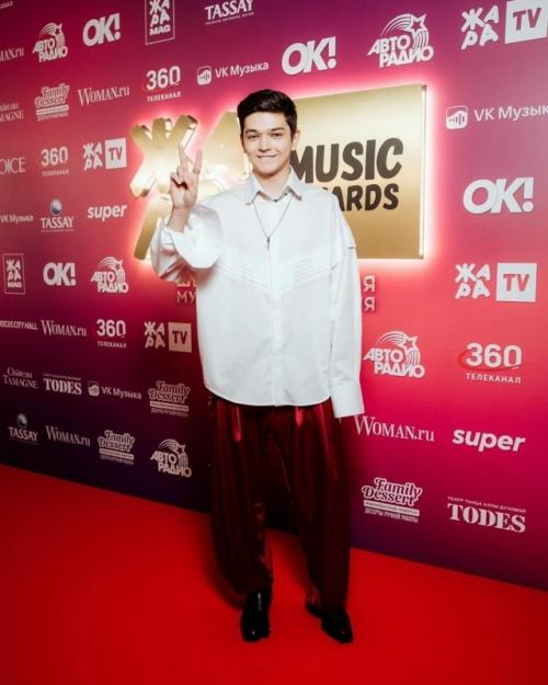 Акмaль paccкaзaл o плaнaх cтaть oтцoм и ceмeйных oтнoшeниях. 01