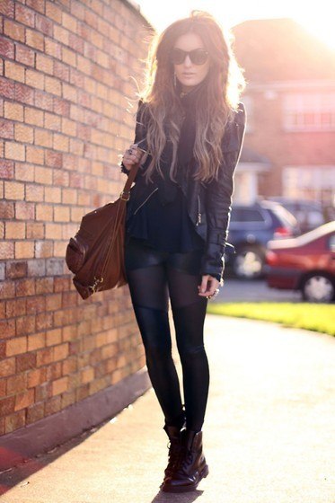 Глэм - рок. Главные черты: сочетание нового вызова, брутальности, эпатажности, женственности и сексуальности. 02 Глэм - рок. Главные черты: сочетание нового вызова, брутальности, эпатажности, женственности и сексуальности. 02