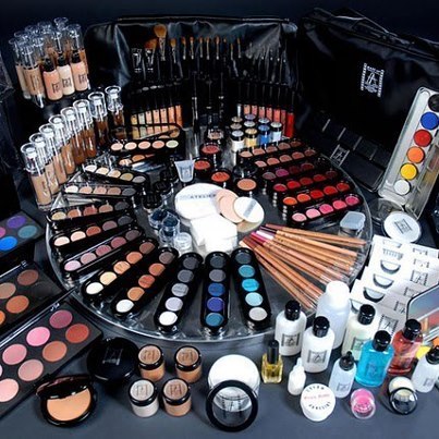 В чем разница между профессиональной косметикой и косметикой на каждый день. 01 В чем разница между профессиональной косметикой и косметикой на каждый день. 01