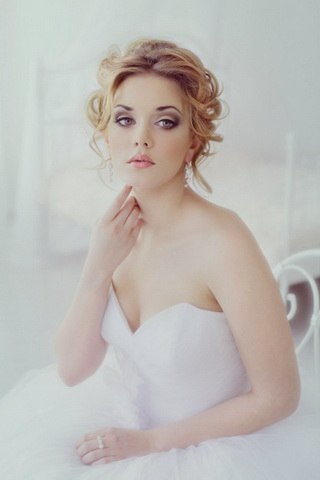 Свадебные тренды - 2015: высокая прическа невесты! 01