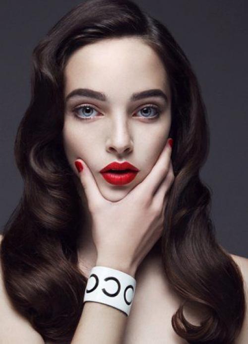 Кому подходит красная помада? 01