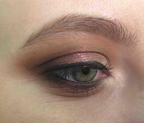 Стойкий вечерний макияж в теневой технике под руководством Елизаветы Новоселовой. 04