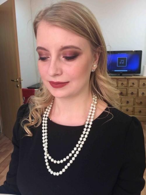 Стойкий вечерний макияж в теневой технике под руководством Елизаветы Новоселовой. 03