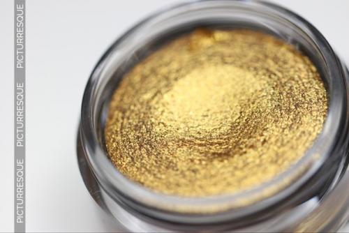 Кремовые тени от Atelier Paris. 01