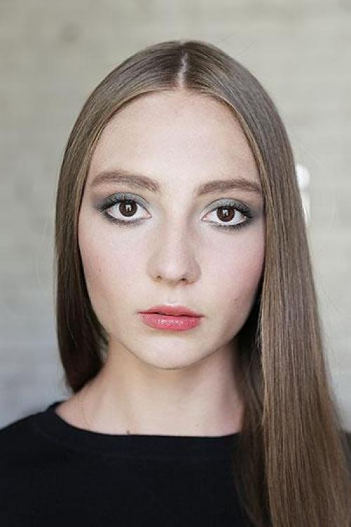 Как увеличить глаза с помощью макияжа. 05