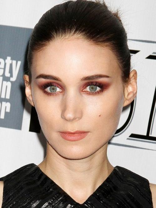 Как выбрать тени под цвет глаз: учимся на примере звезд. 02