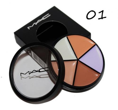 Консилер - очень легкое средство, которым можно покрывать большие участки кожи (к примеру, область вокруг глаз, надбровную зону или нос. 01