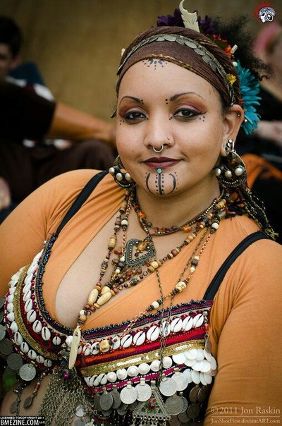  Берберы. Берберские рисунки(татуировки) на лицах.