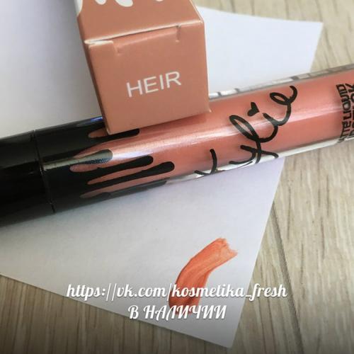 Дневной макияж. 1. нанесите белый оттенок на все веко. 01