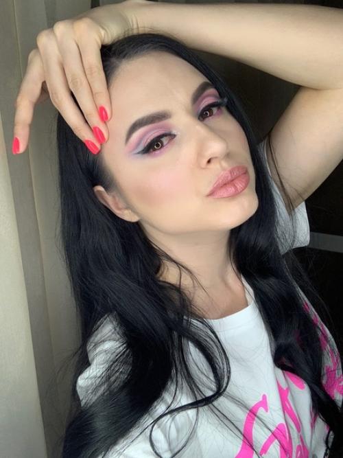 Оцените пожалуйста. Люблю экспериментировать с яркими цветами. 07